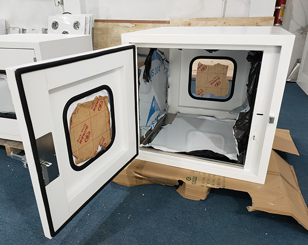 Χάλυβας που καλύπτεται με σκόνη Καθαρό δωμάτιο Πέρασμα κουτί μεταφοράς καταπακτή σε μέγεθος W650xD650xH660mm 0